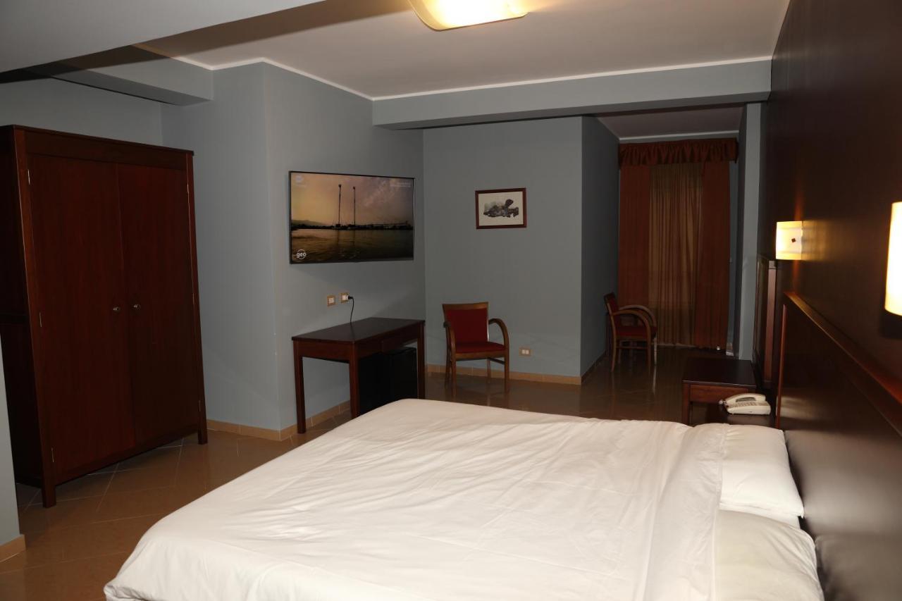 Citta Della Notte Hotel Augusta Buitenkant foto